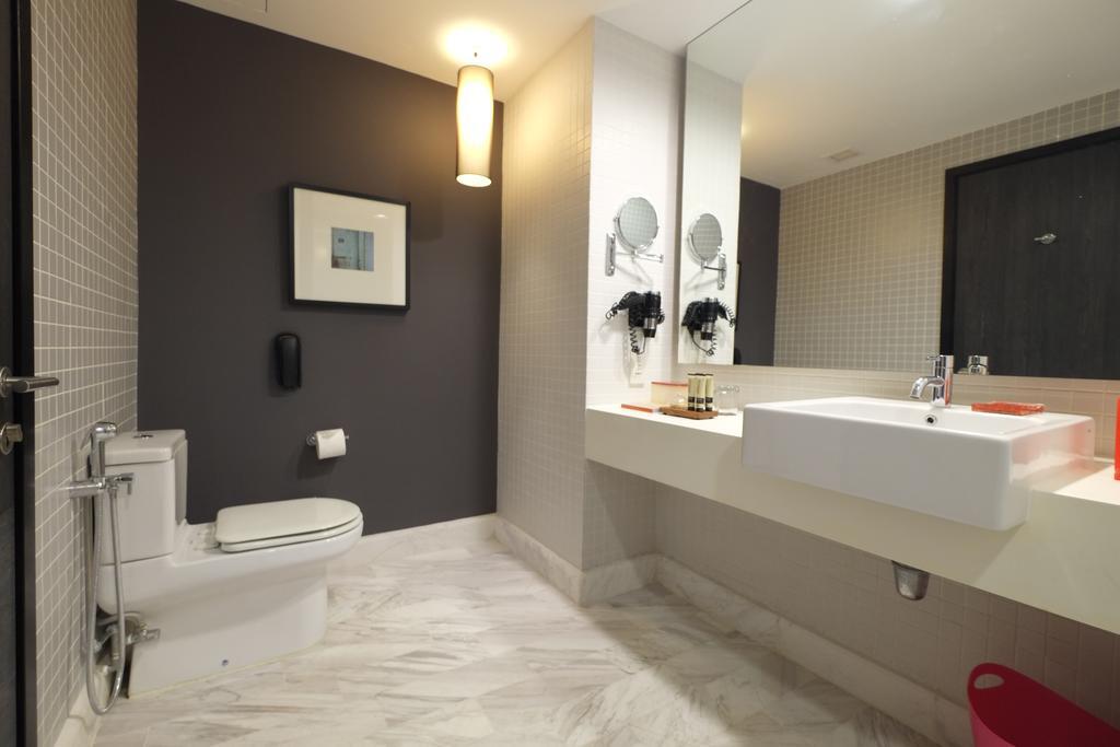 G Hotel Gurney