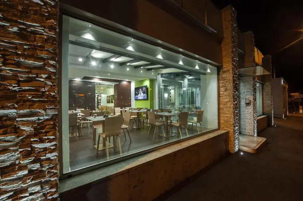 Food & Beverage
