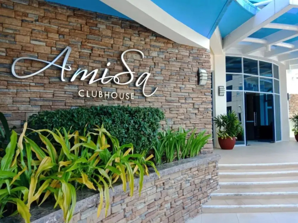 Spacious Studio Unit With Balcony and Seaview