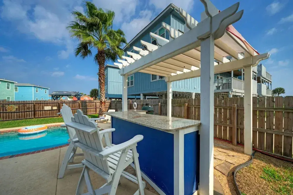 Leave of Absence Luxe Coastal Stay w Pool Outdoor Dining Minutes to Beach