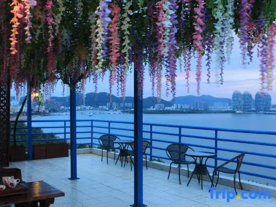 Beach & Waterfront