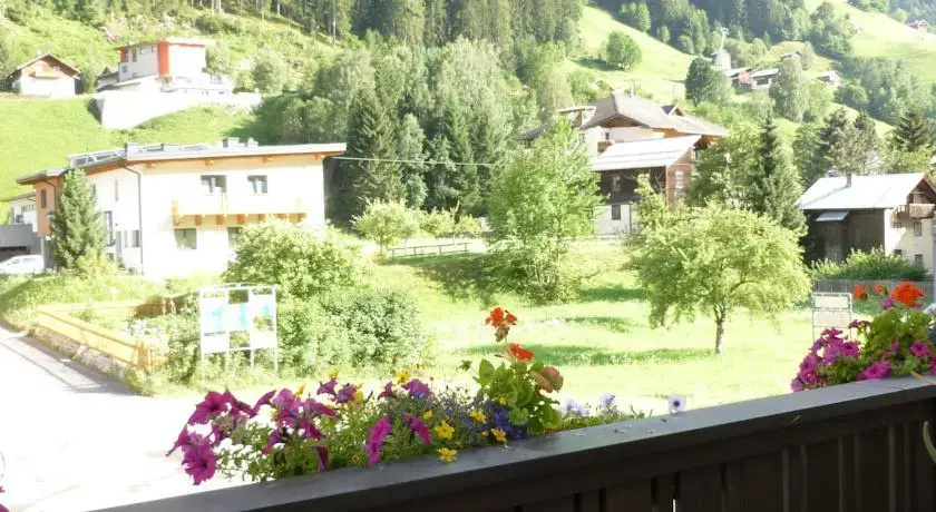Ferienwohnung Annelies/Haus Tyrol