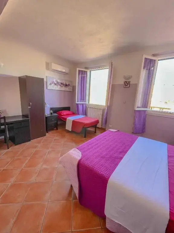 Standard Double room (full double bed)