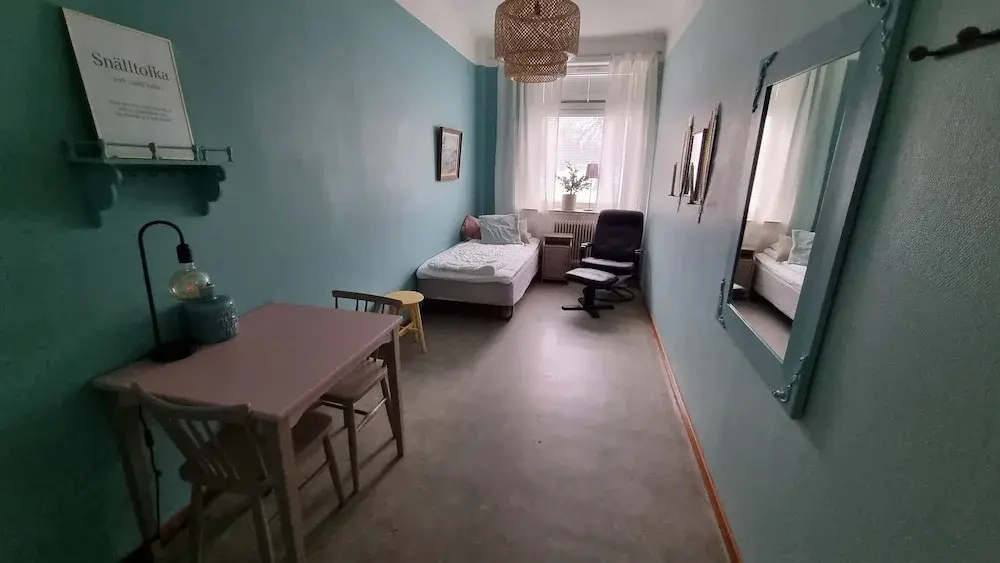 Economy room
