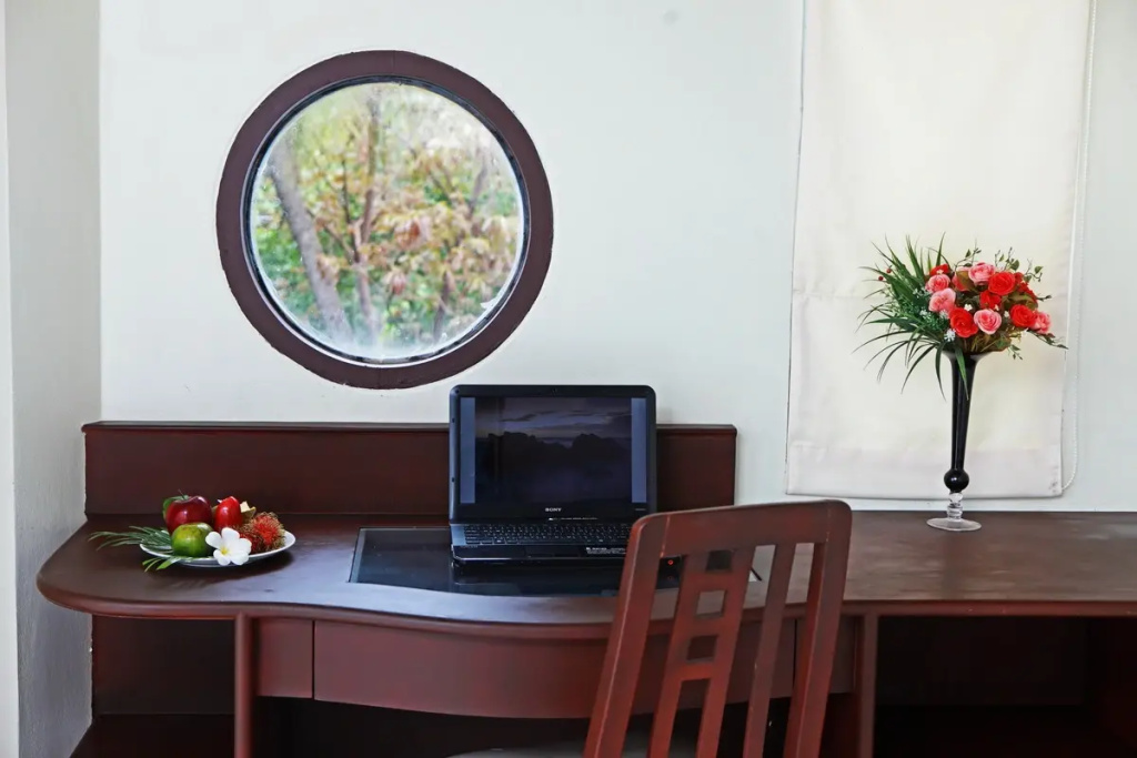 Lobby & Reception
