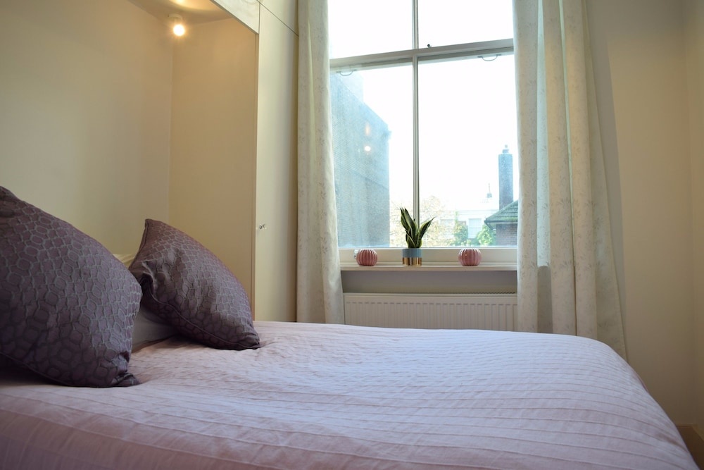 1 Bedroom Flat in Notting Hill With Mezzanine