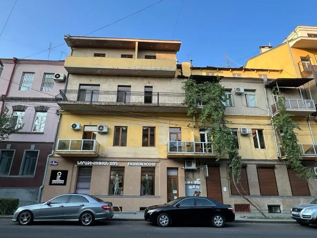 Tumanyan street 3 bedroom Deluxe apartment with Large Balcony TM662