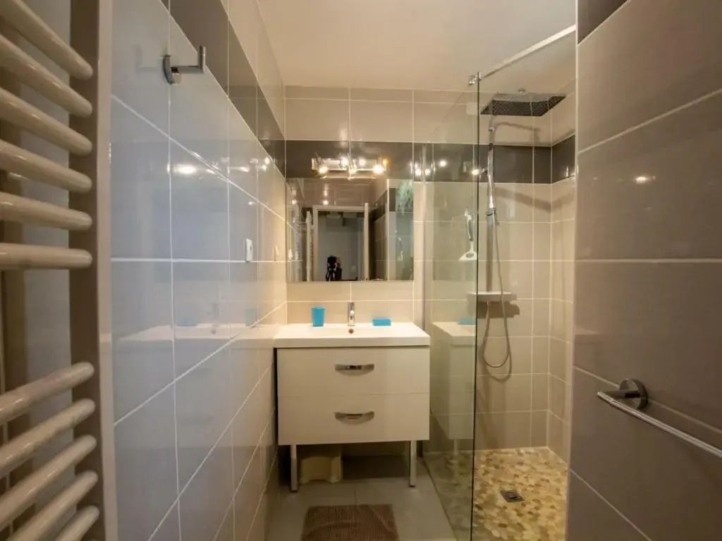 Afficher la photo 8 — Gîte Cendrieux, 5 pièces, 7 personnes - FR-1-616-14