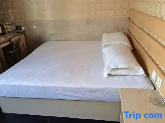 Superior Double room (full double bed)