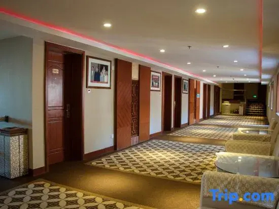 Lobby & Reception
