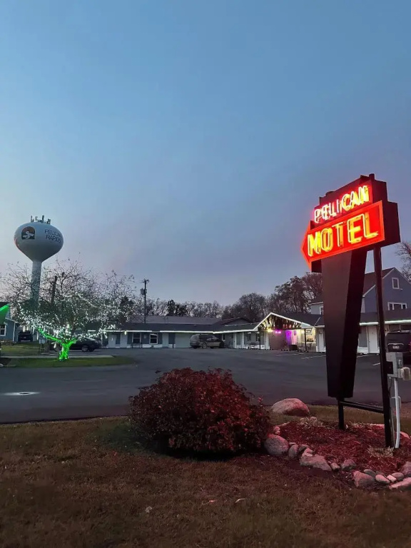 Pelican Motel