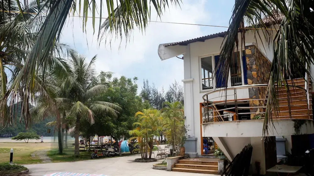 Tung Thu Beach Bungalow
