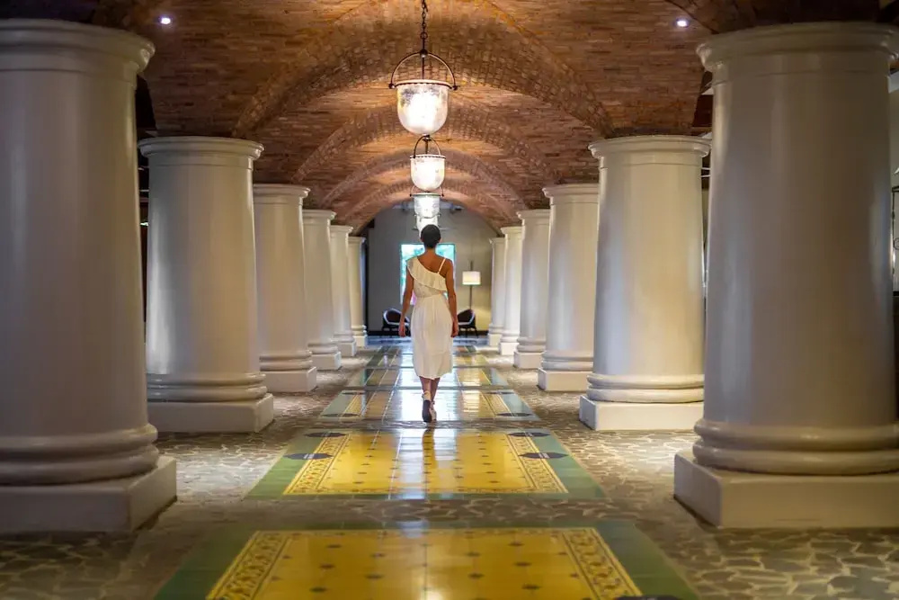 Lobby & Reception