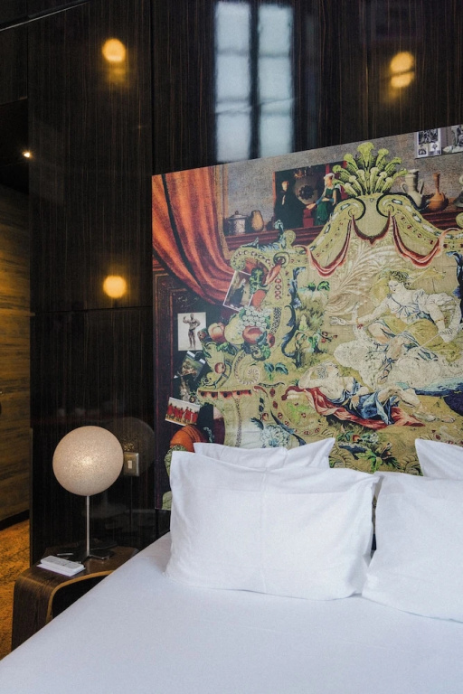 Hôtel du Petit Moulin, Haute Couture hotel by Lacroix 58