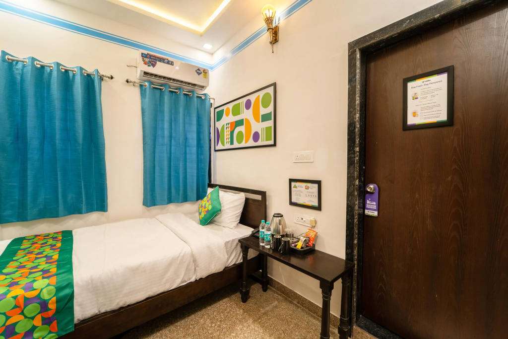 Economy room
