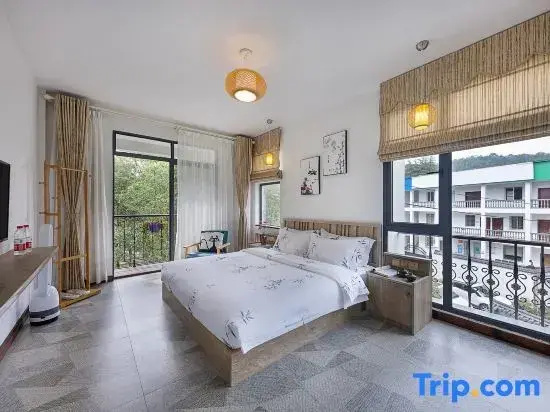 Double Cottage with balcony (full double bed)