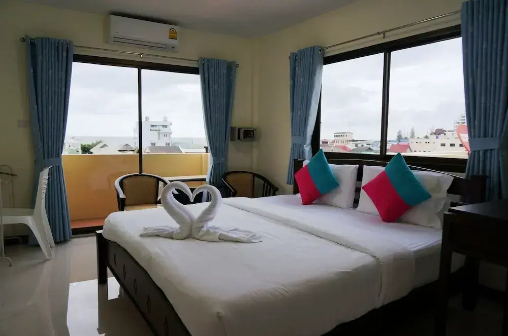 Deluxe Double room with balcony and with ocean view (full double bed)
