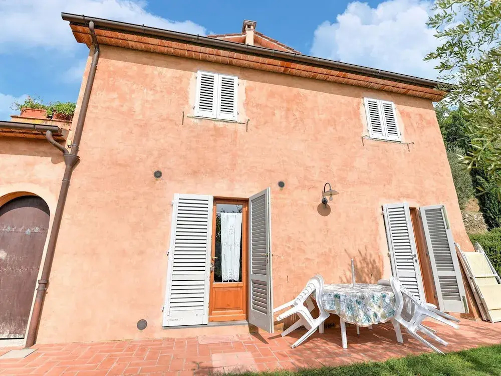 Spacious Holiday Home in Lamporecchio With Pool