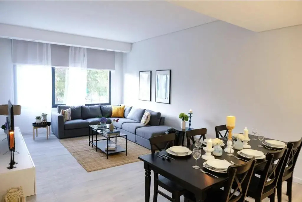 2 Bedrooms Apartment
