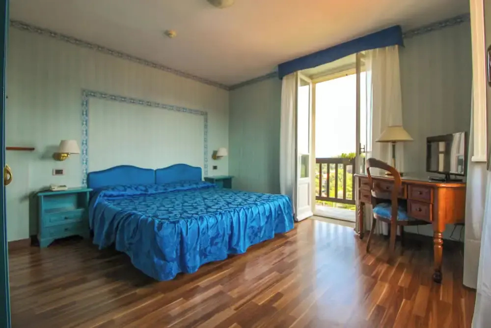 Standard Quadruple room with balcony