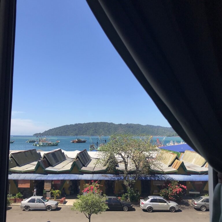 Iskandar Sinsuran Guesthouse