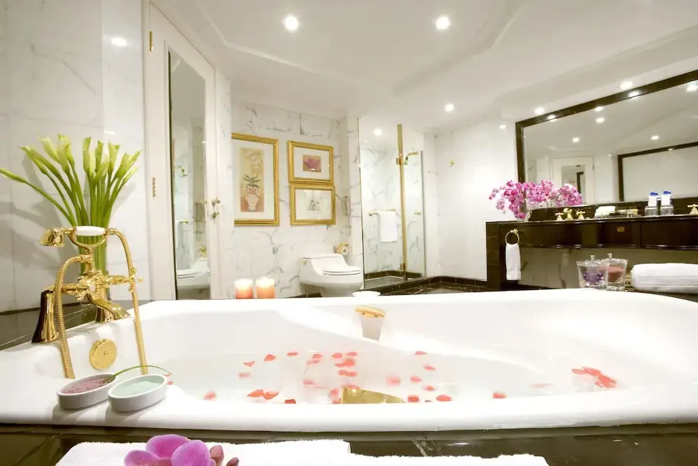 Grand room