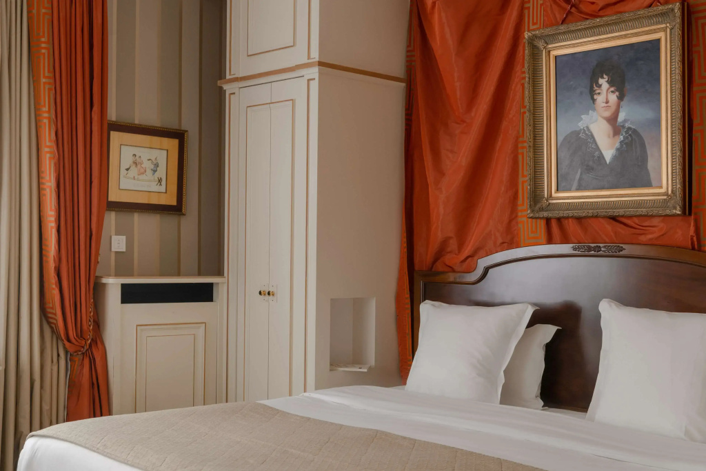 Napoleon Hotel 71