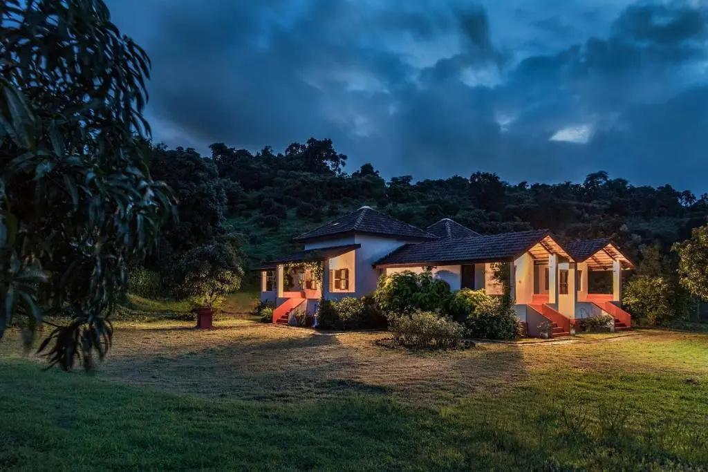 SaffronStays Sattva - Pet and Eco-Friendly Villa in Mumbais Outskirts