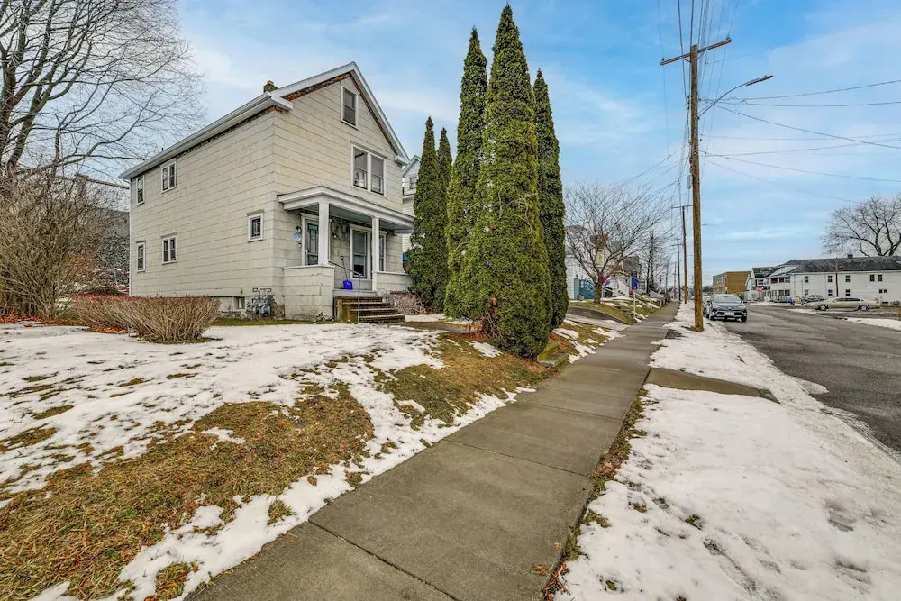 Work & Study: Binghamton Apt 2 Mi to Downtown
