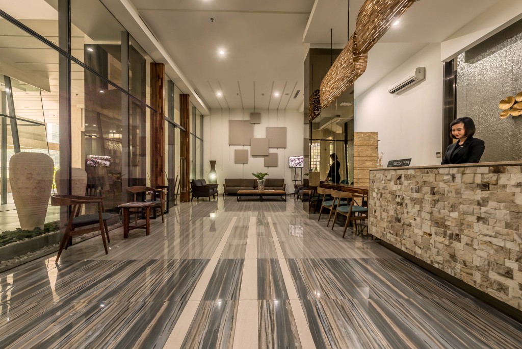 Lobby & Reception