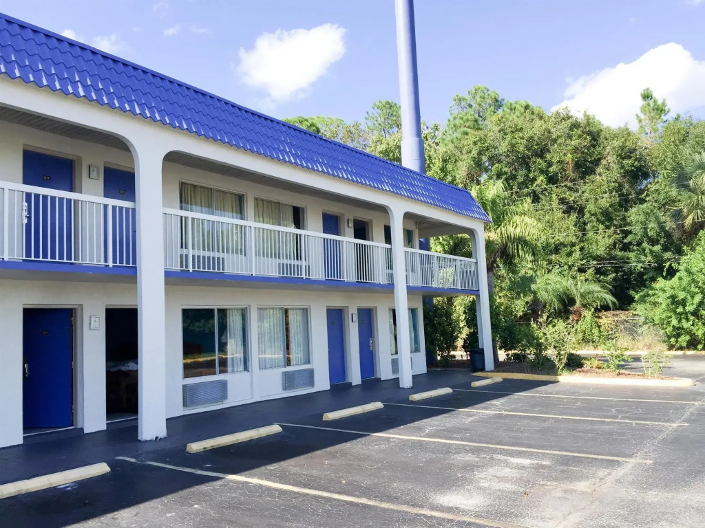 Motel 6 Daytona Beach, FL - Speedway