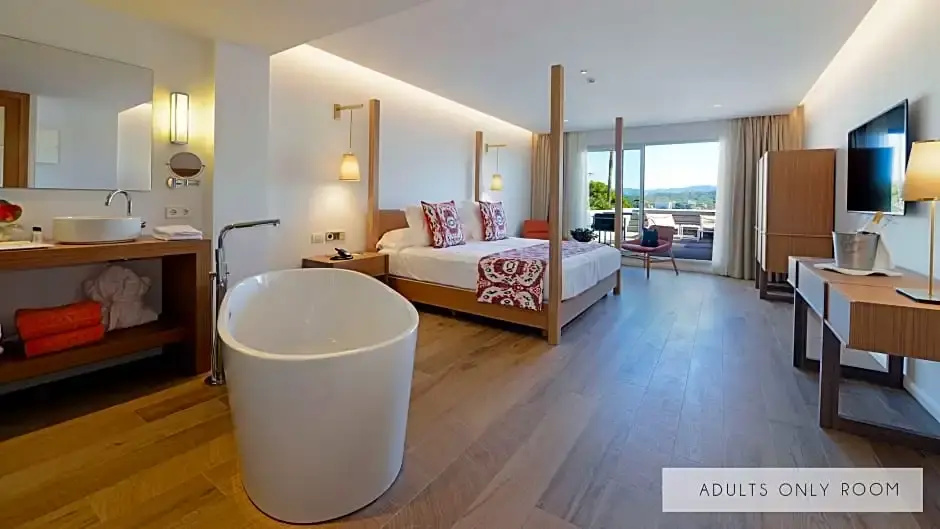 Suite with garden view