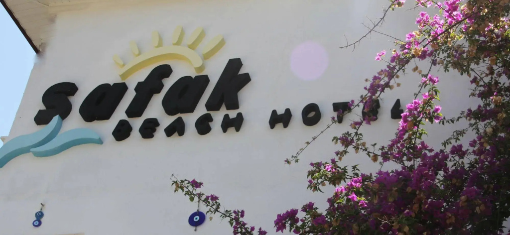 As Queen Beach Hotel