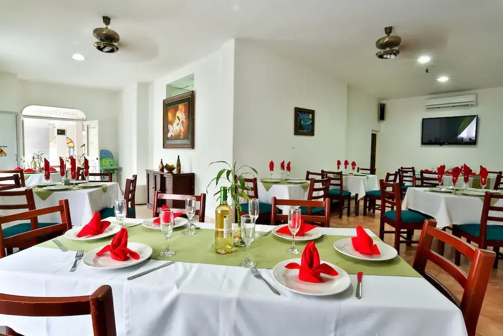 Casablanca Hotel, RestoBar, Catering, Events & Tourism in Garzón - Général