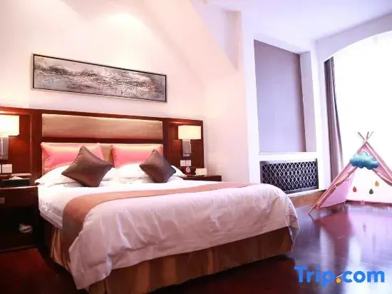 Deluxe Family Suite