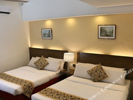 Eagle Bay Hotel