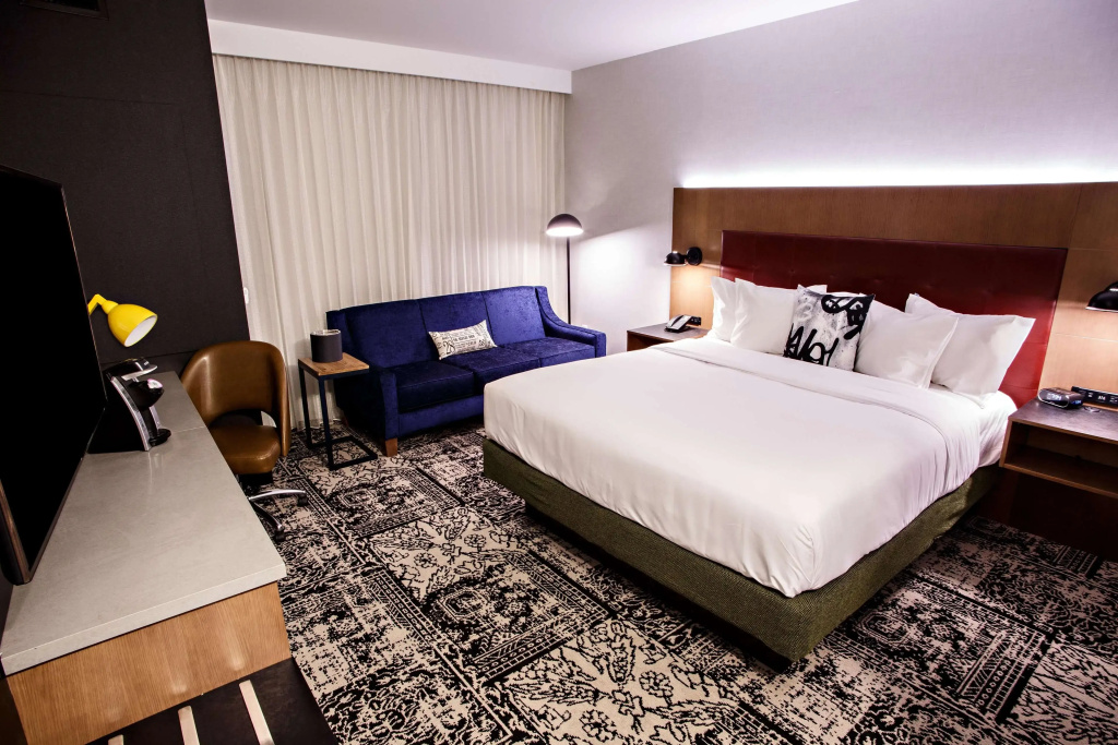 Grand room