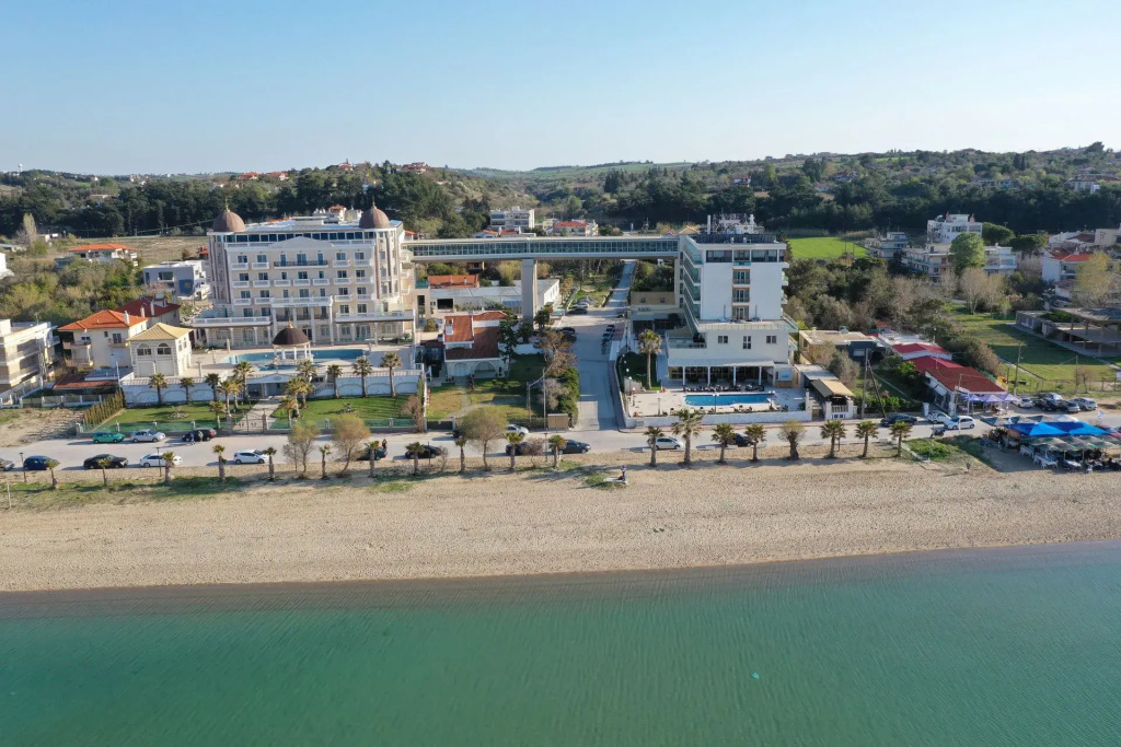 Beach & Waterfront