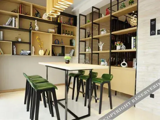 Food & Beverage