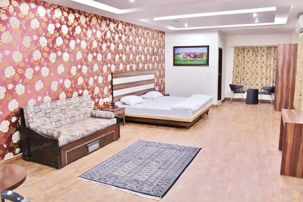Lobby & Reception