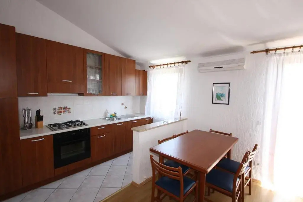 2 Bedrooms Apartment with garden view