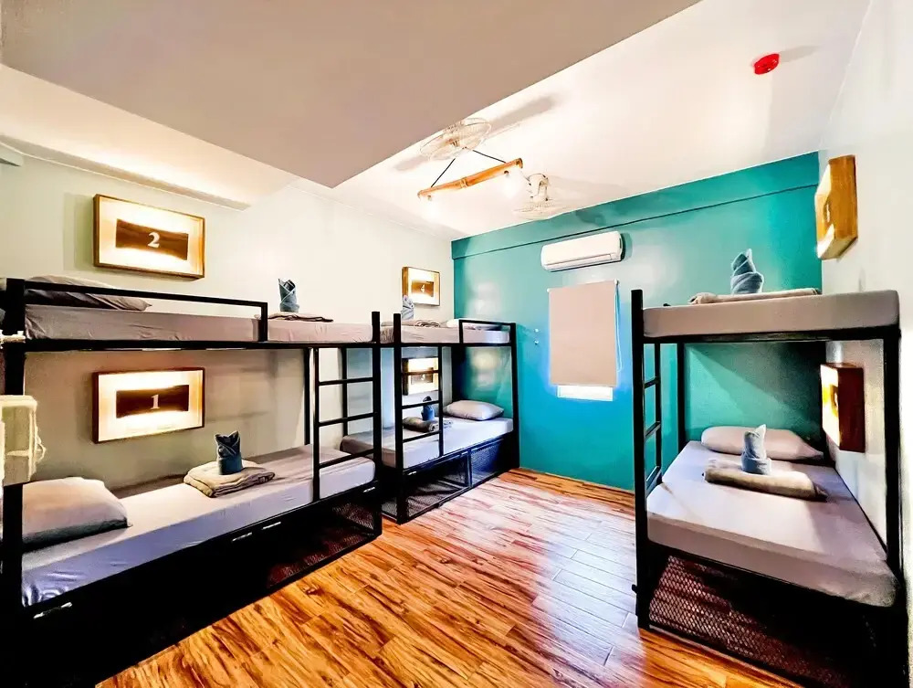 Outpost Hostel - Coron