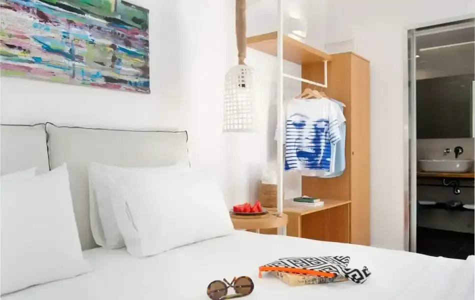 Deluxe Double room (full double bed)