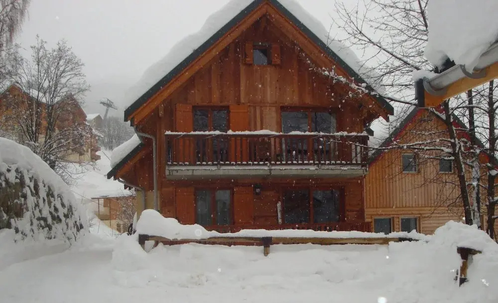 2 Rooms 4 People 3 North West Facing