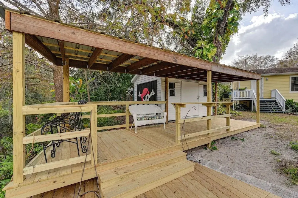 Weeki Wachee Family Getaway: Canal-front Home