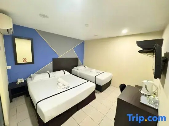 3 Bedrooms Standard Family room