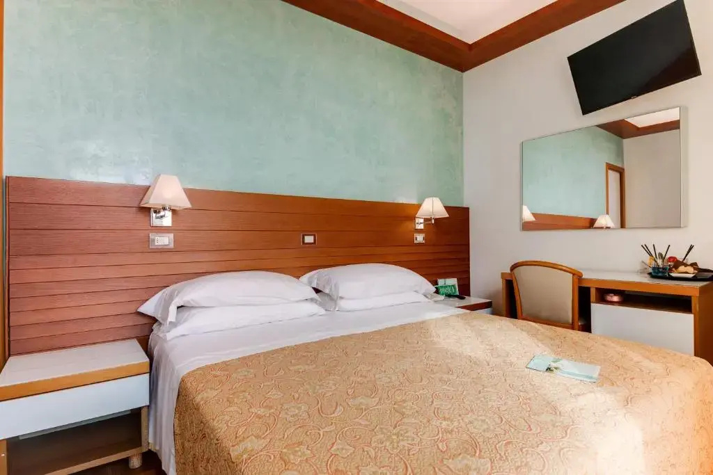 Standard Double room with sea view (full double bed)
