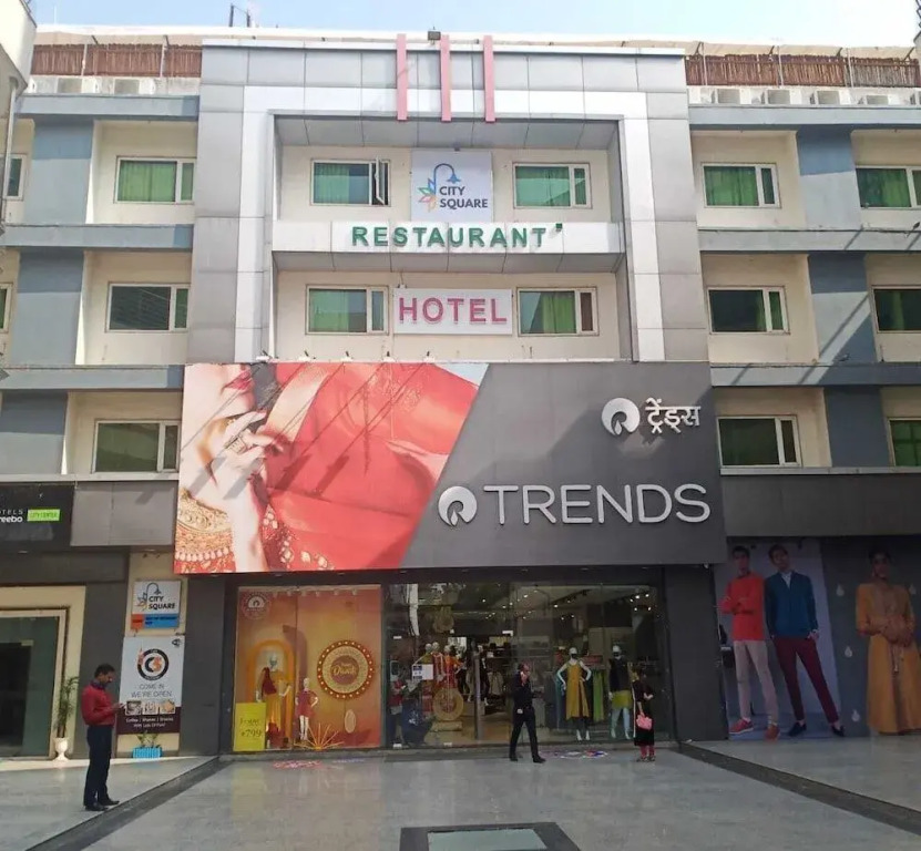 Hotel City Square by KeyMagics — фото