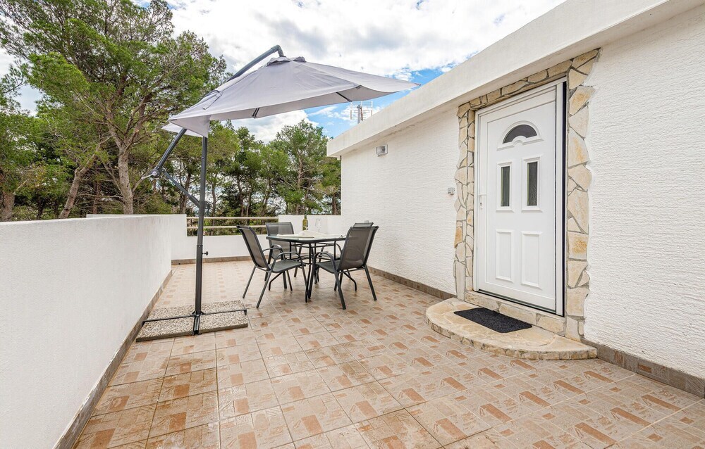 Отель Amazing Apartment in Vir With 1 Bedrooms and Wifi, фото 14