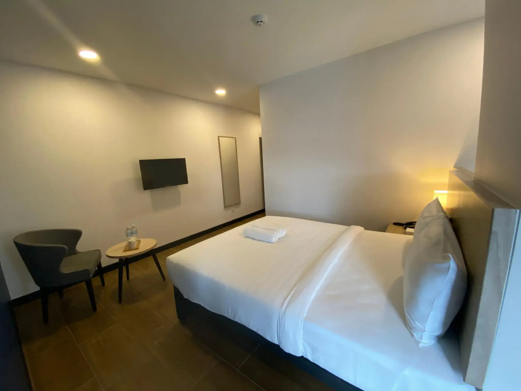 Double Suite (full double bed)